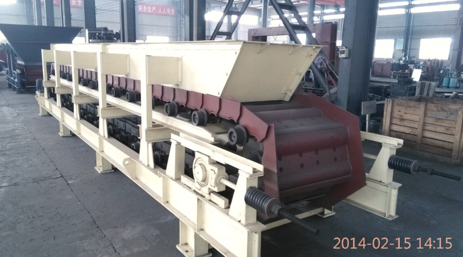 晶桥水泥厂板式给料机垫块